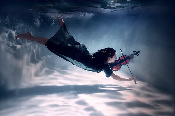 Locura Suakai violín agua