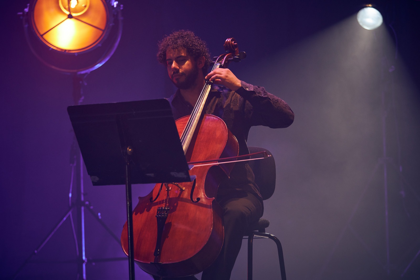 Alejandro Martínez, chelista de Suakai